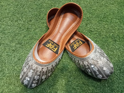 Hand Made Khussa